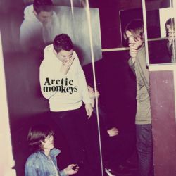 Arctic Monkeys - Suck It And See (Vinyl)